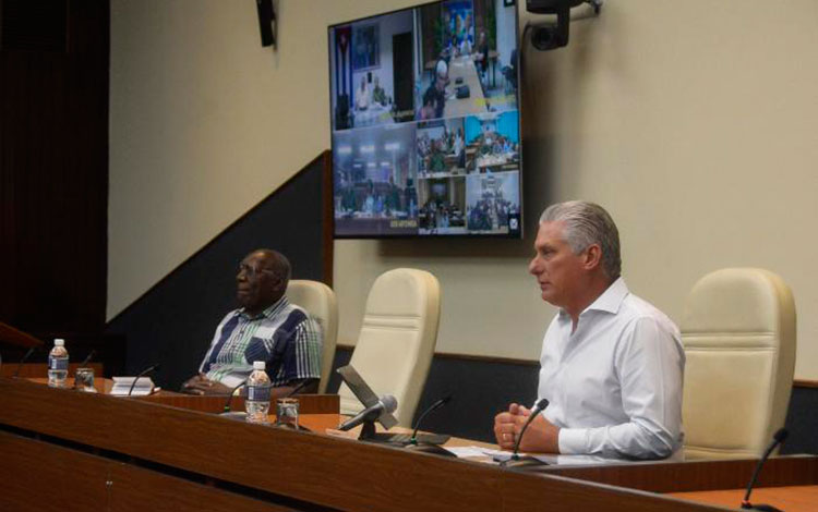 Presidente, Miguel Díaz-Canel, y vicepresidente, Salvador Valdés Mesa, en chequeo de medidas para enfrentar el huracán Ian.