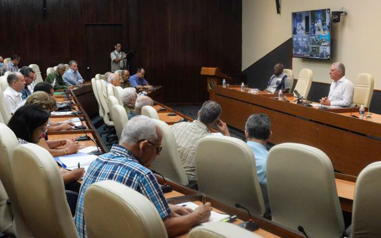 Reunión de chequeo de las medidas para enfrentar el huracán Ian en Cuba.