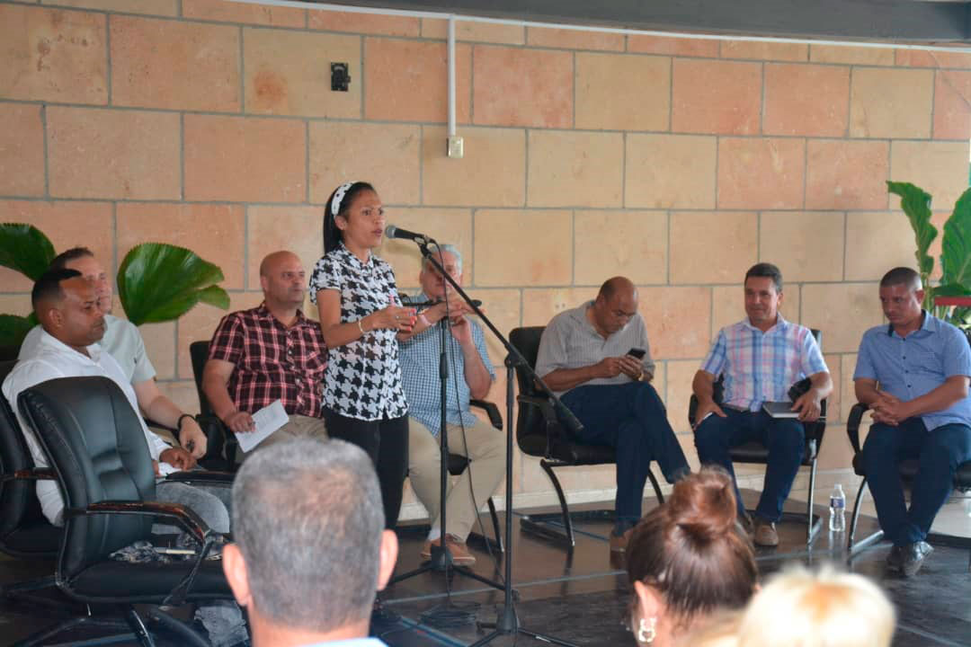 Encuentro de los candidatos a diputados por Santa Clara.