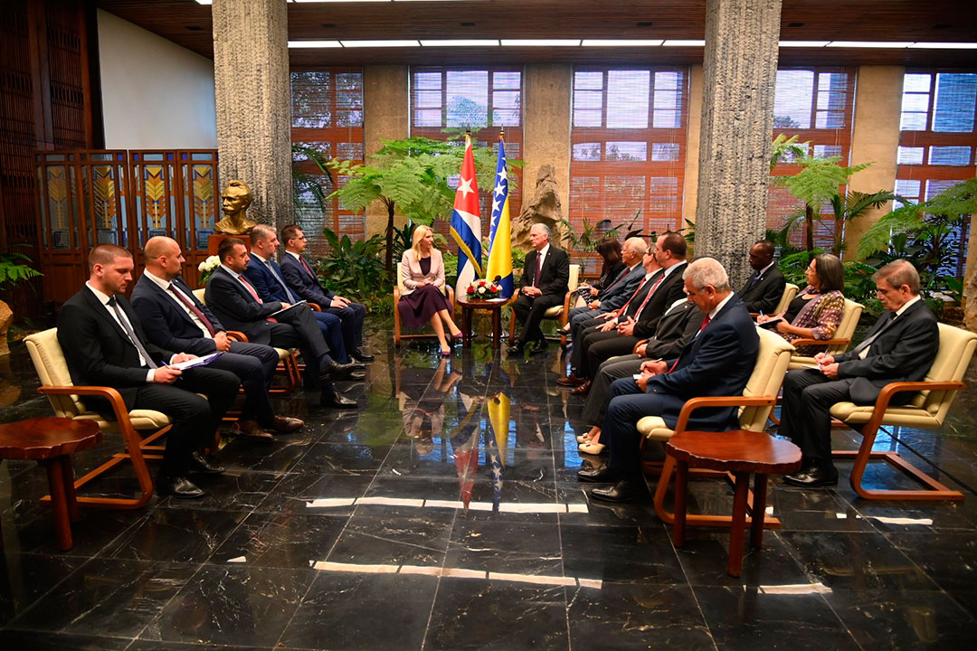  Conversaciones oficiales entre Željka Cvijanovic, presidenta de Bosnia y Herzegovina, y Miguel Díaz-Canel, presidente de Cuba.