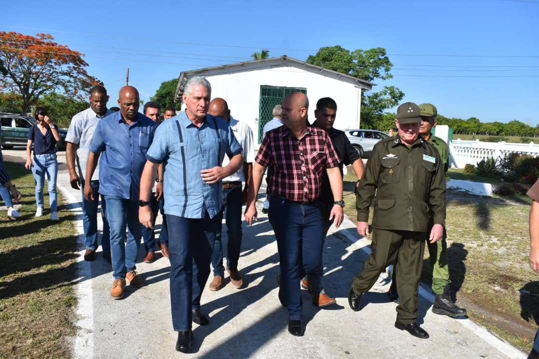 Miguel Díaz Canel en la Granja Cinco de Marzo del Minint