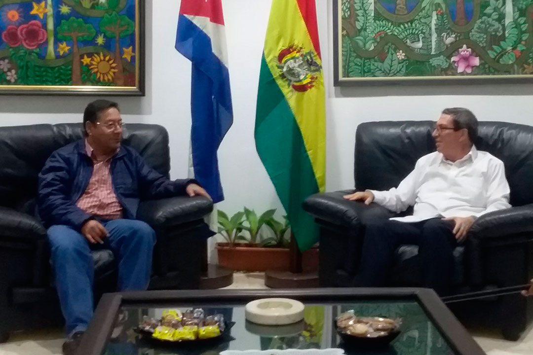 Presidente de Bolivia, Luis Alberto Arce, y canciller cubano, Bruno Rodríguez Parrilla.