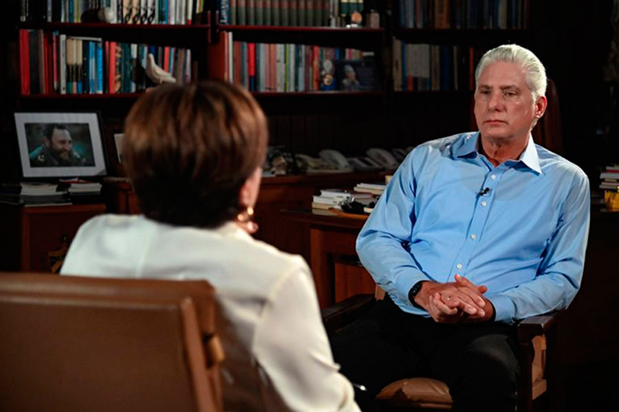 Miguel Díaz_Canel durante entrevista.