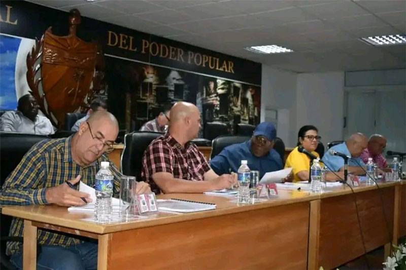 Presidencia en el Consejo Provincial del Poder Popular Extraordinario en Villa Clara.