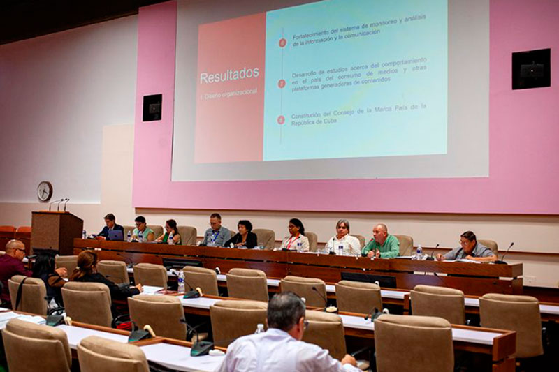 Comisión de Educación, Cultura, Ciencia y Deportes analiza implementación de la Ley de Comunicación.