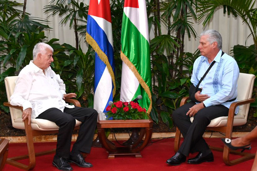 Miguel Díaz-Canel y Akram Mohammad Samhan.