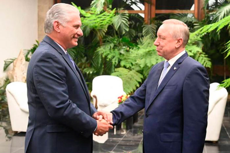 Presidente cubano, Miguel Díaz-Canel, y gobernador de San Petersburgo,  Aleksandr D. Belglov.