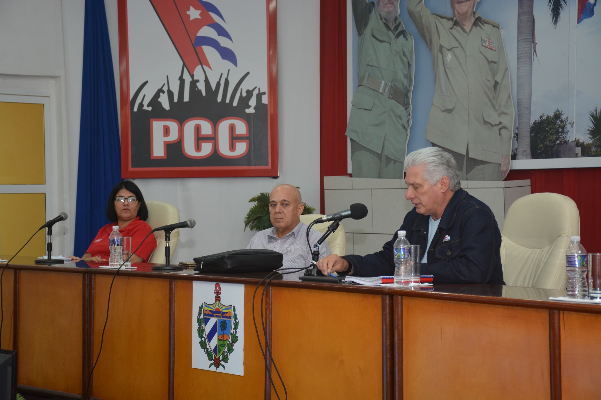 Miguel Díaz-Canel, Roberto Morales Ojeda y Milaxy Sánchez Armas, gobernadora.