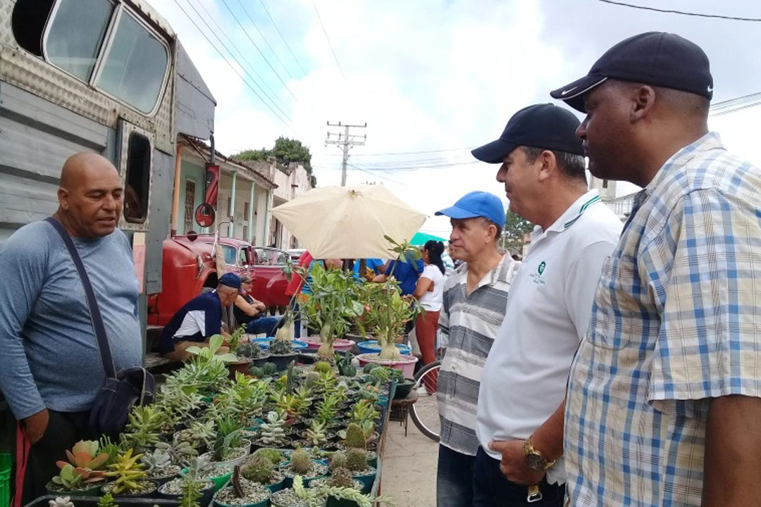 Vicegobernador de Villa Clara en feria de Placetas