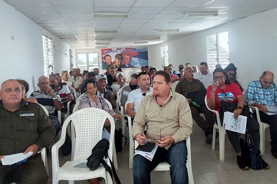 Participantes en la reunión.