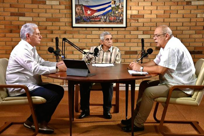Presidente cubano, Miguel Díaz-Canel Bermúdez, el ministro de Energía y Minas, Vicente de la O Levy, así como Alfredo López Valdés, director general de la Unión Eléctrica.