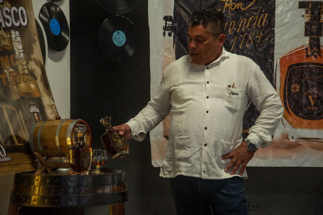 Presentación del ron Herencia.