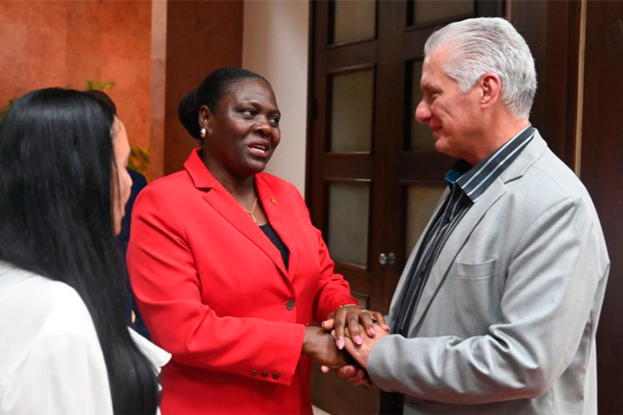 Presidente cubano, Miguel Díaz-Canel Bermúdez, recibe a Celmira de Almeida do Sacramento dos Santos Lourenco, presidenta de la Asamblea Nacional de la República Democrática de Santo Tomé y Príncipe.be presidente cubano, Miguel Díaz-Canel, a 