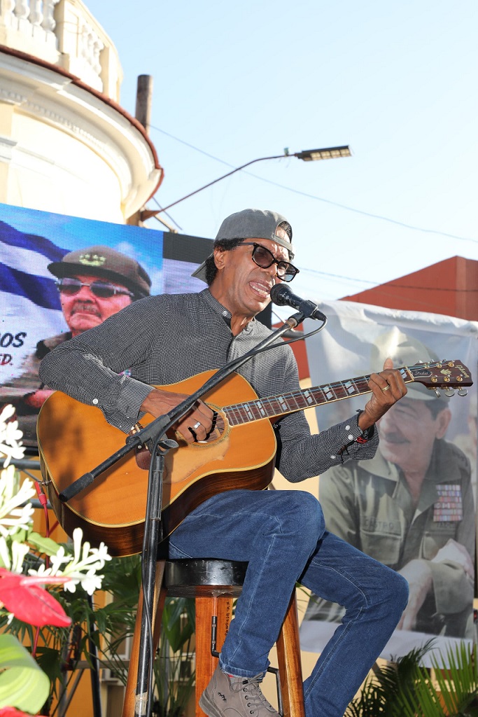 Trovador Raúl Torres.