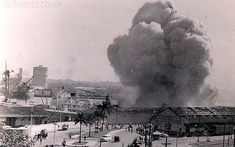 Explosión del vapor La Coubre