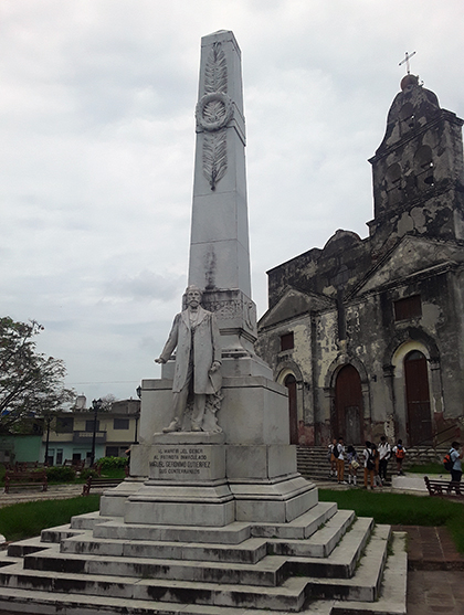 Monumento a Miguel Jerónimo Gutiérrez, en Santa Clara, Cuba.