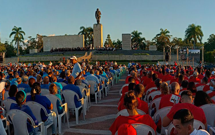 Acto nacional por el aniversario 55 de la caída en  combate de Ernesto Che Guevara.