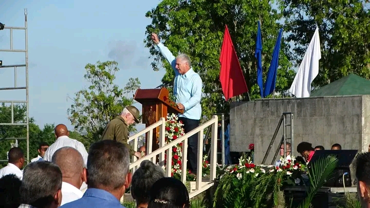 Momento en que el presidente Miguel Dí­az-Canel se dirigió al pueblo cubano.