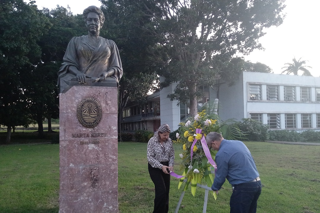 Homenaje a Marta Abreu.