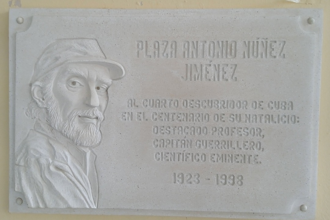 En la UCLV se develó una tarja que da nombre a la Plaza Antonio Núñez Jiménez.