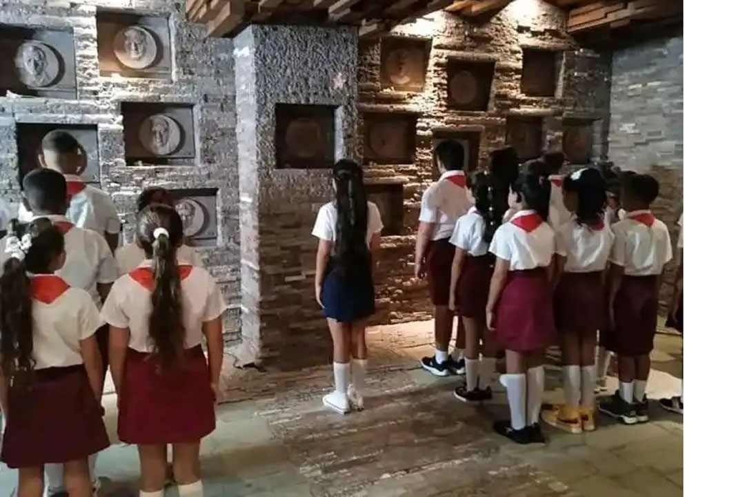 Imágenes de Antonio Maceo y Che