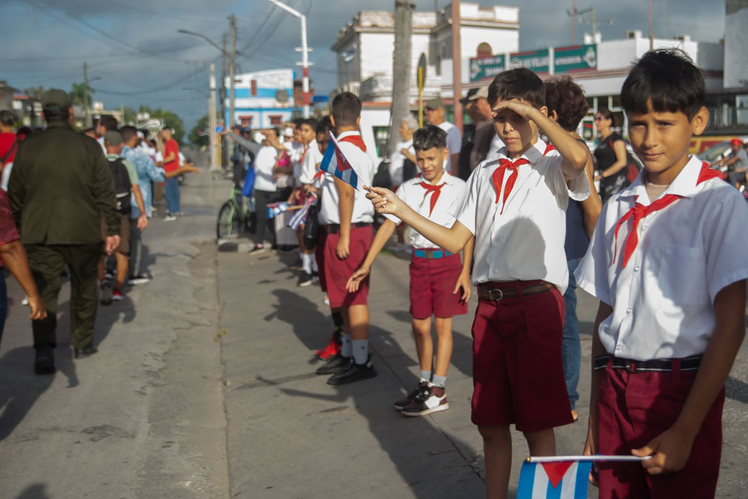Estudiantes durante la marcha en homenaje a Maceo y Che.