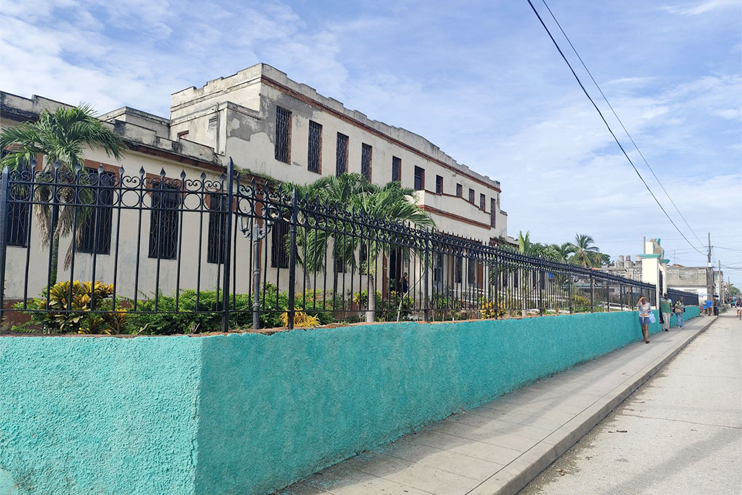 Exterior del asilo para ancianos.