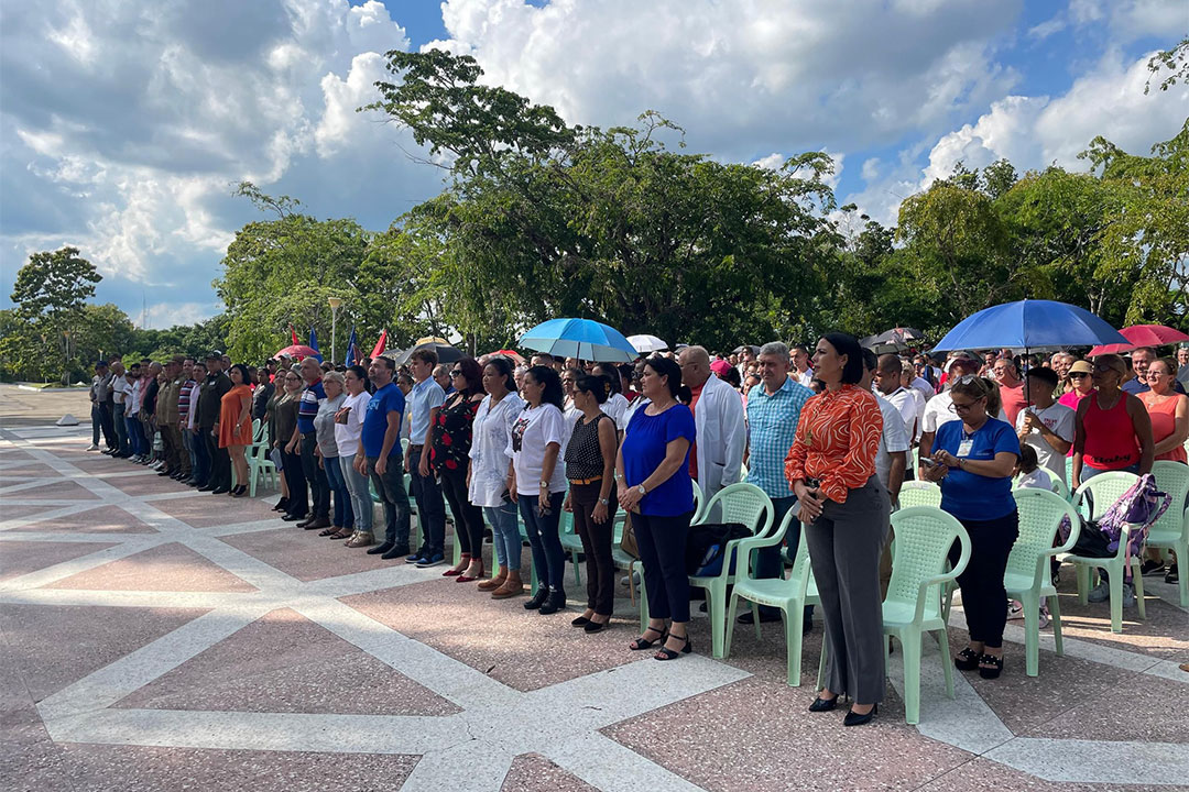 Presidencia del acto por el aniversario  29del encuentro de Fidel con los villaclareños.