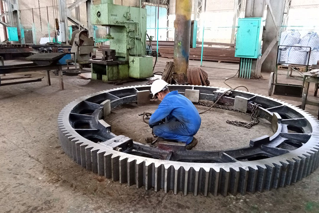 Fabricación de Piezas en la industria Planta Mecánica, de Santa Clara.