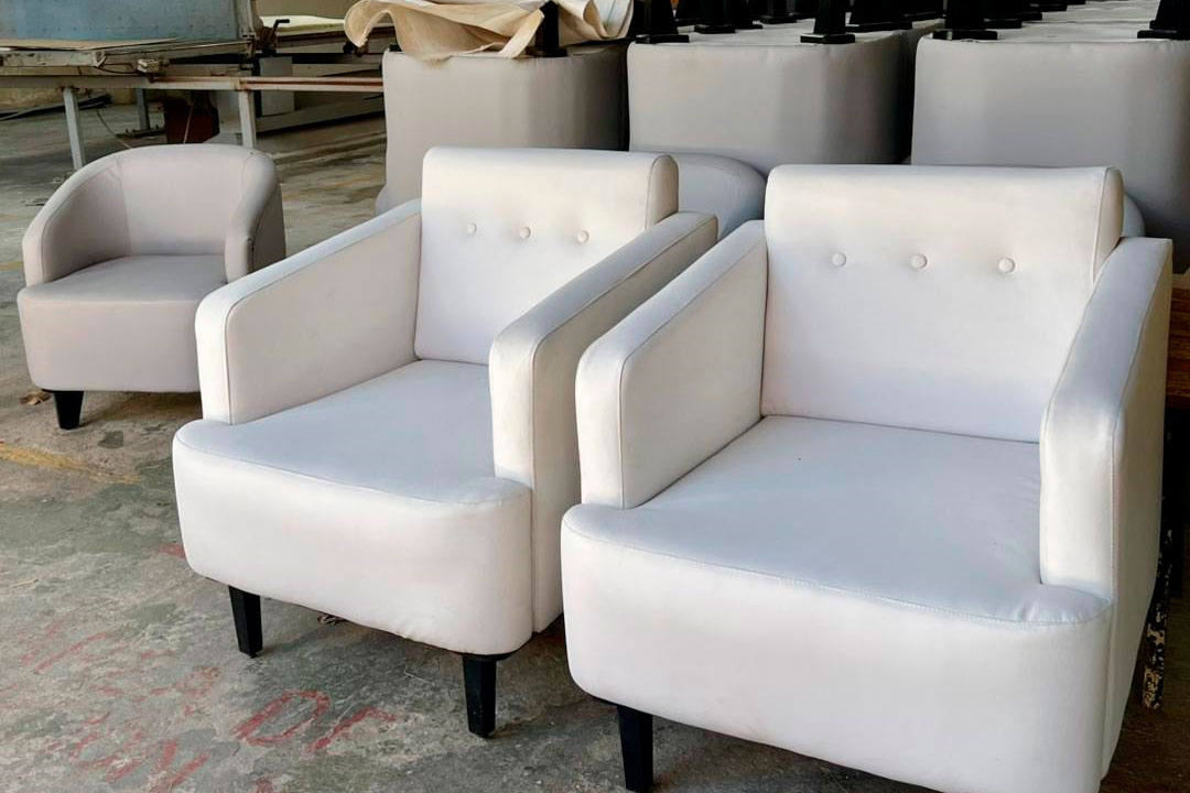 Muebles producidos por la empresa DUJO.