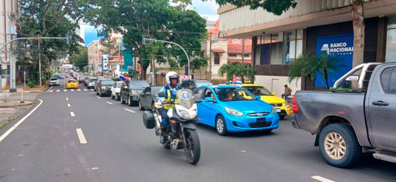 La caravana recorrió arterias principales de Ciudad de Panamá.