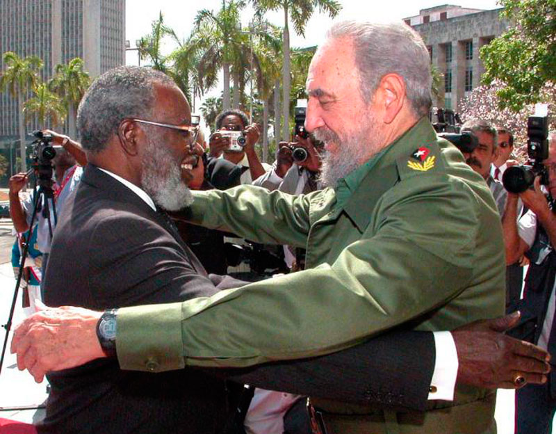 Sam Nujoma y Fidel Castro Ruz.