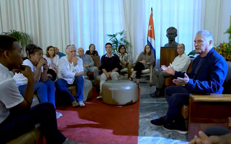 Encuentro del presidente MIguel Díaz-Canel Bermúdez y representantes de sectores de la sociedad cubana para abordar el Código de las Familias.