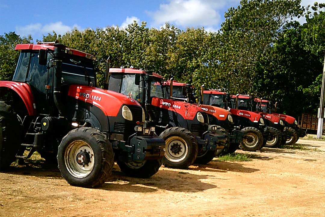 Maquinaria agrícola para la p roducción de arroz.