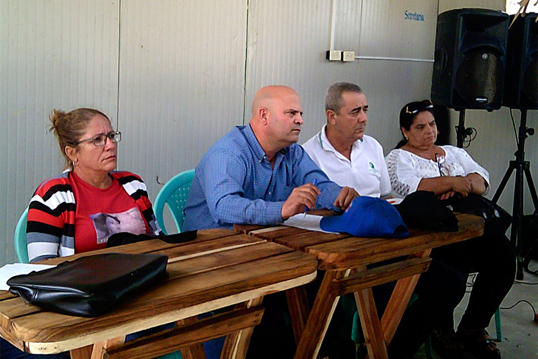 Encuentro del primer secretario del PCC en Villa Clara con productores de arroz de la provincia.