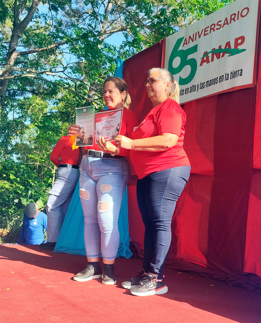 Yamilé Fernández, presidenta de la CPA Bernardo Díaz, durante el acto por el Día del Campesino en Villa Clara.