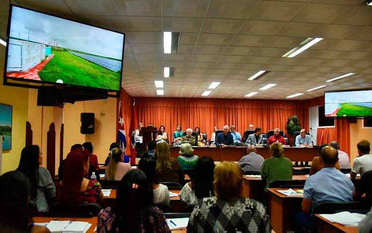 Pleno del Sindicato Nacional de Trabajadores de Energía y Minas.