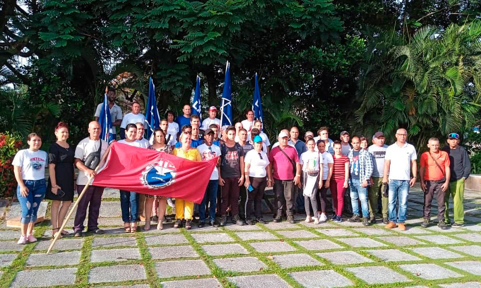 Colectivos de Energía y Minas distinguidos con la bandera de Proeza Laboral.