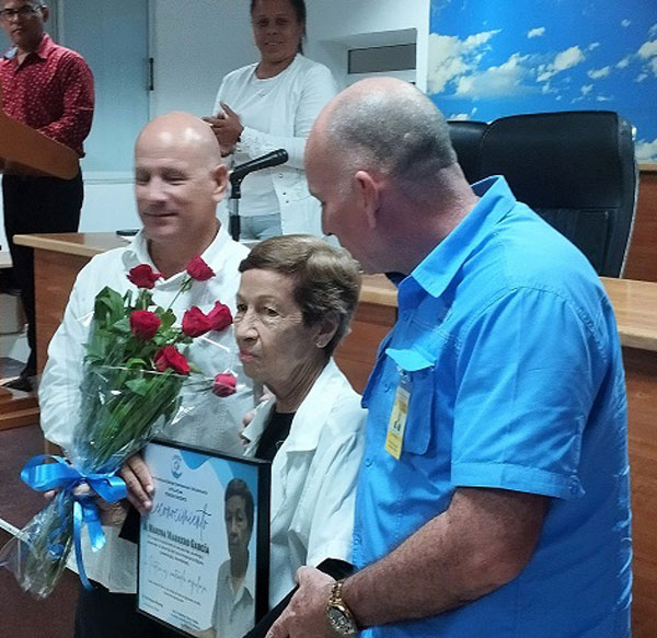 Reconocimiento a Marina Marrero García.