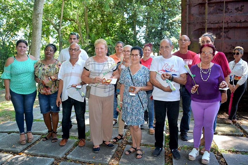 Diez aniristas de Villa Clara reconocidos con el sello 8 de Octubre.