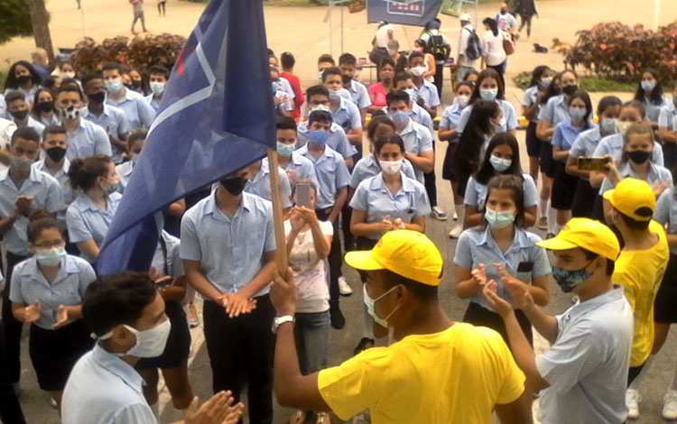 Abanderamiento de un destacamento Jóvenes por la Salud en Villa Clara.
