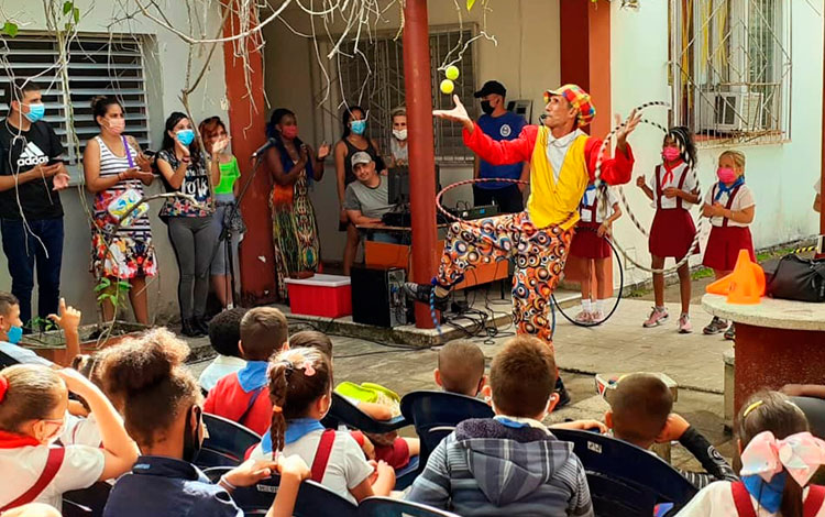 Encuentro comunitario con alumnos de la Escuela Marcelo Salado Lastra.