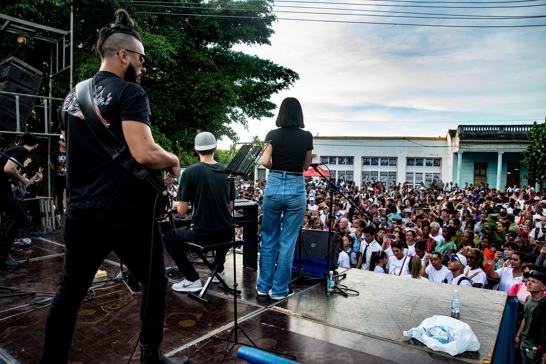 La música también fue protagonista de la tarde estudiantil.