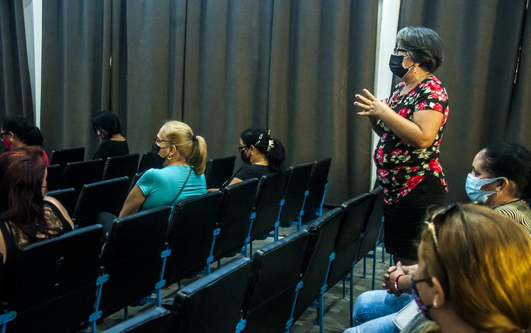 Encuentro de mujeres trabajadoras de la industria.
