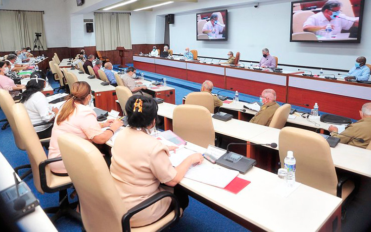 Reunión del Buró Político del Partido Comunista de Cuba, presidida por su primer secretario, Raúl Castro Ruz.