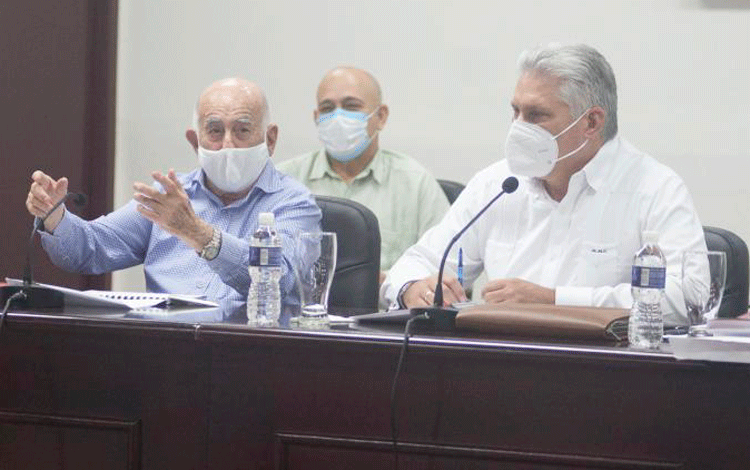  El Segundo Secretario del Comité Central del Partido, José Ramón Machado Ventura, hizo hincapié en la necesidad de dar seguimiento y trabajar de manera personalizada con cada militante. Foto: Joyme Cuan 