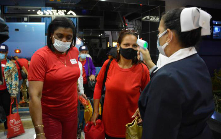 Protocolo sanitaria al arribo de los delegados al 8vo, Congreso del Partido Comunista de Cuba.