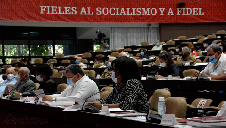 Delegados en la Comisión 1 del 8.o Congreso del Partido Comunista de Cuba. Delegados en la Comisión 1 del 8.o Congreso del Partido Comunista de Cuba.