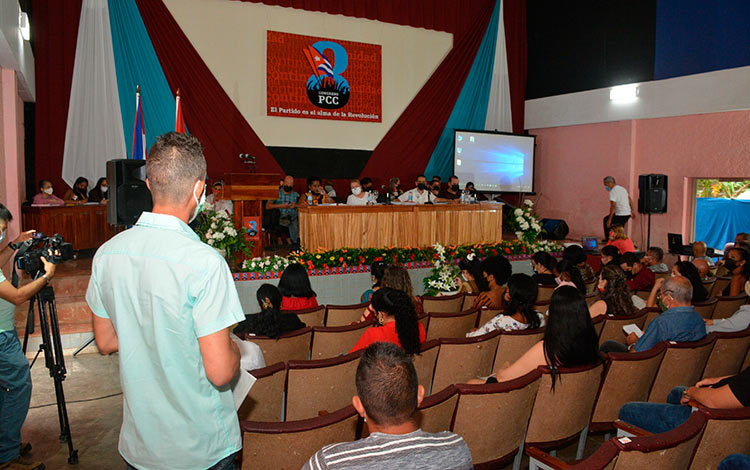 Asamblea de Balance del Partido en Quemado de Güines, Villa Clara.