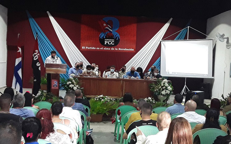 En la cita partidista en Santo Domingo, fue abordado el funcionamiento interno de la organización, el crecimiento de la militancia y el vínculo con la base, en aras de impulsar el desarrollo económico y social del municipio.  